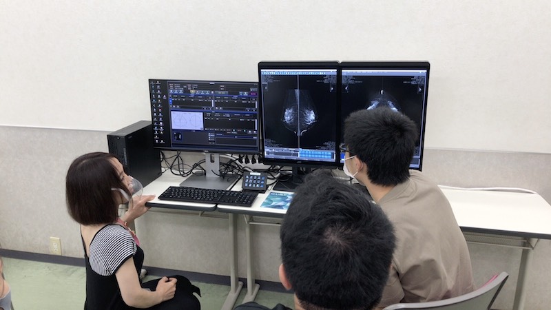 マンモグラフィビューワ体験の様子